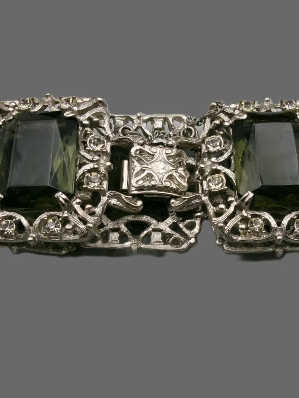 Sarah Coventry Celebrity Complete Parure Set, Bracelet, Brooch, Earrings Ring